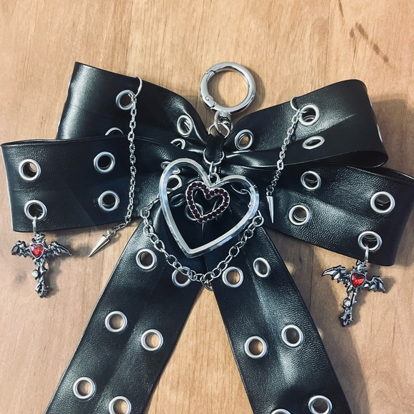 Hand Crafted LARGE Black Bow Gothic Bag Charm/Keychain - Picture 6 of 8